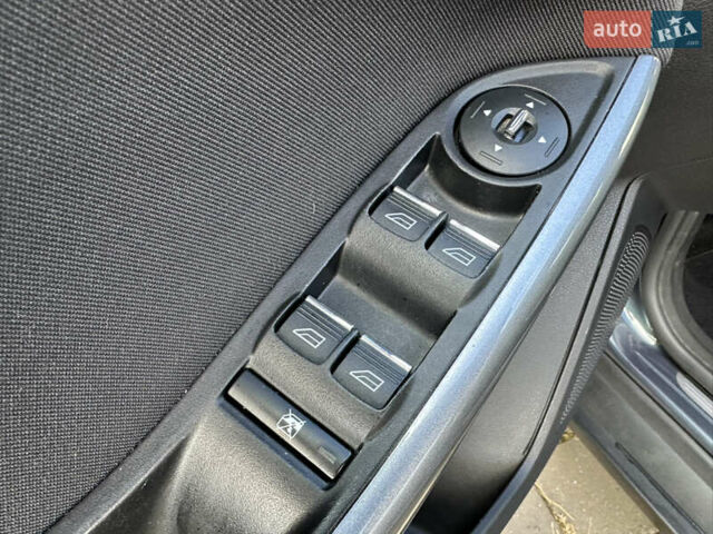 Форд Фокус 2013 у Стрые на Automoto.ua Сірий Форд Фокус, об'ємом двигуна 1.6 л та пробігом 217 тис. км за 8350 $, фото 79 на Automoto.ua