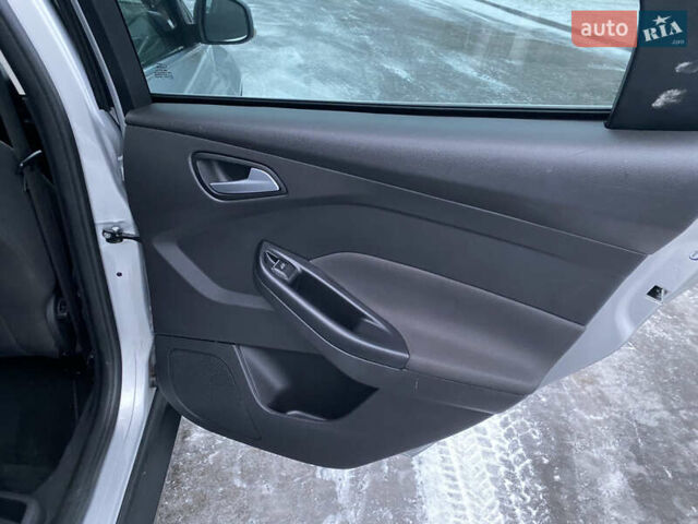 Сірий Форд Фокус, об'ємом двигуна 1.6 л та пробігом 238 тис. км за 7999 $, фото 17 на Automoto.ua