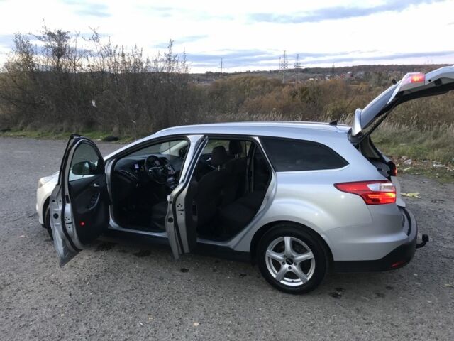 Серый Форд Фокус, объемом двигателя 1.6 л и пробегом 259 тыс. км за 8400 $, фото 3 на Automoto.ua