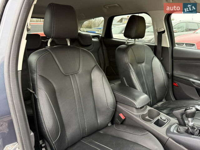 Серый Форд Фокус, объемом двигателя 1.6 л и пробегом 232 тыс. км за 9200 $, фото 28 на Automoto.ua