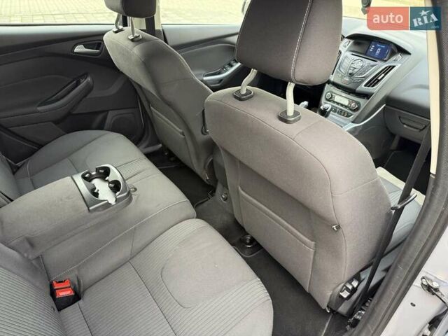 Серый Форд Фокус, объемом двигателя 1.6 л и пробегом 230 тыс. км за 7899 $, фото 86 на Automoto.ua