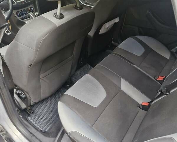 Сірий Форд Фокус, об'ємом двигуна 1 л та пробігом 80 тис. км за 7500 $, фото 34 на Automoto.ua