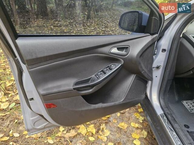 Сірий Форд Фокус, об'ємом двигуна 1 л та пробігом 80 тис. км за 7500 $, фото 31 на Automoto.ua