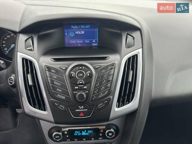 Серый Форд Фокус, объемом двигателя 1.6 л и пробегом 219 тыс. км за 8749 $, фото 68 на Automoto.ua