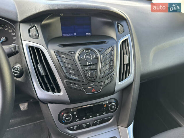 Форд Фокус 2013 у Стрые на Automoto.ua Сірий Форд Фокус, об'ємом двигуна 1.6 л та пробігом 217 тис. км за 8350 $, фото 91 на Automoto.ua