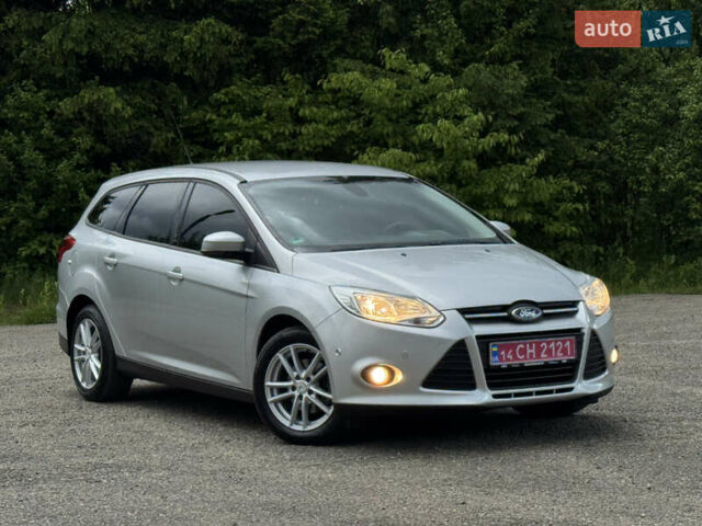 Серый Форд Фокус, объемом двигателя 1.6 л и пробегом 235 тыс. км за 7800 $, фото 3 на Automoto.ua