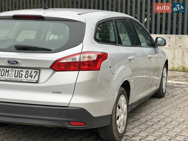Серый Форд Фокус, объемом двигателя 1.6 л и пробегом 243 тыс. км за 7000 $, фото 12 на Automoto.ua