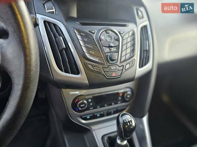 Форд Фокус 2013 у Стрые на Automoto.ua Сірий Форд Фокус, об'ємом двигуна 1.6 л та пробігом 231 тис. км за 8300 $, фото 21 на Automoto.ua