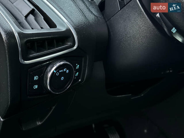 Серый Форд Фокус, объемом двигателя 1.6 л и пробегом 219 тыс. км за 9499 $, фото 75 на Automoto.ua