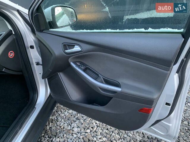 Серый Форд Фокус, объемом двигателя 1.6 л и пробегом 236 тыс. км за 7500 $, фото 24 на Automoto.ua