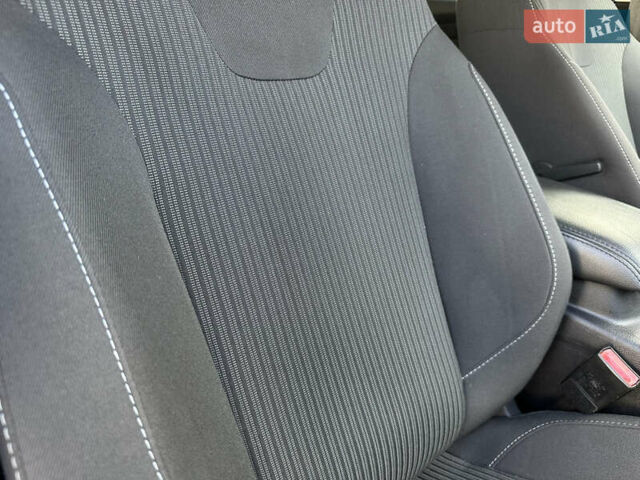 Форд Фокус 2013 у Стрые на Automoto.ua Сірий Форд Фокус, об'ємом двигуна 1.6 л та пробігом 217 тис. км за 8350 $, фото 102 на Automoto.ua