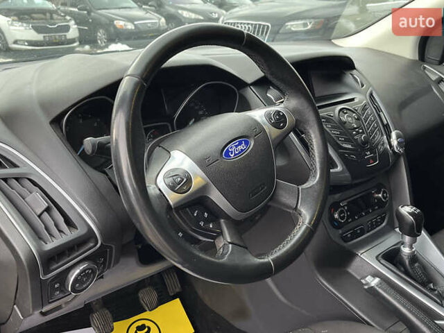 Серый Форд Фокус, объемом двигателя 1.56 л и пробегом 234 тыс. км за 8500 $, фото 17 на Automoto.ua