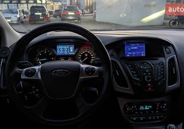 Серый Форд Фокус, объемом двигателя 1.6 л и пробегом 220 тыс. км за 7600 $, фото 7 на Automoto.ua