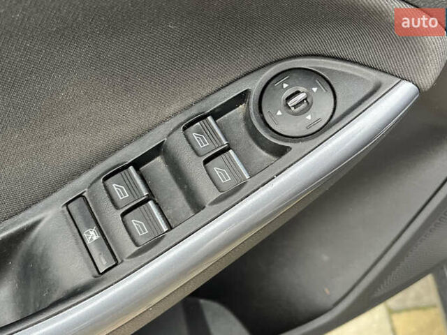 Серый Форд Фокус, объемом двигателя 1.56 л и пробегом 234 тыс. км за 8500 $, фото 13 на Automoto.ua