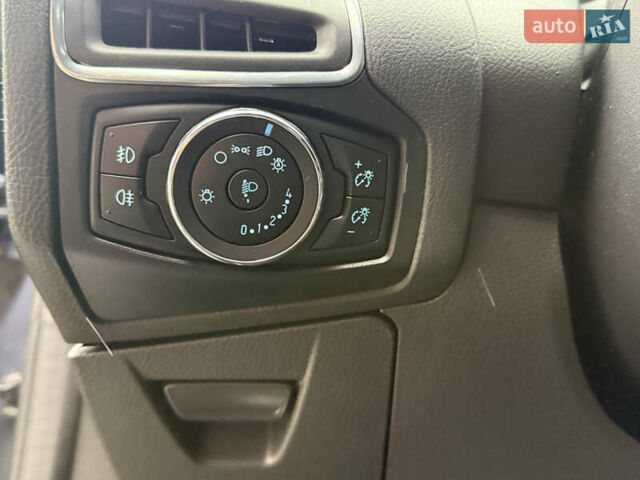 Сірий Форд Фокус, об'ємом двигуна 1.6 л та пробігом 230 тис. км за 8700 $, фото 43 на Automoto.ua