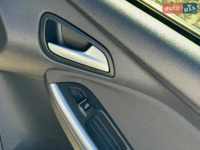 Серый Форд Фокус, объемом двигателя 1.6 л и пробегом 227 тыс. км за 8600 $, фото 33 на Automoto.ua