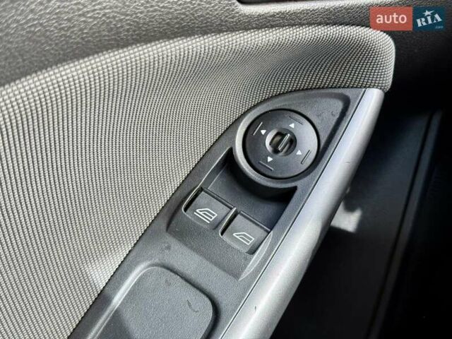 Серый Форд Фокус, объемом двигателя 1.56 л и пробегом 297 тыс. км за 7500 $, фото 17 на Automoto.ua