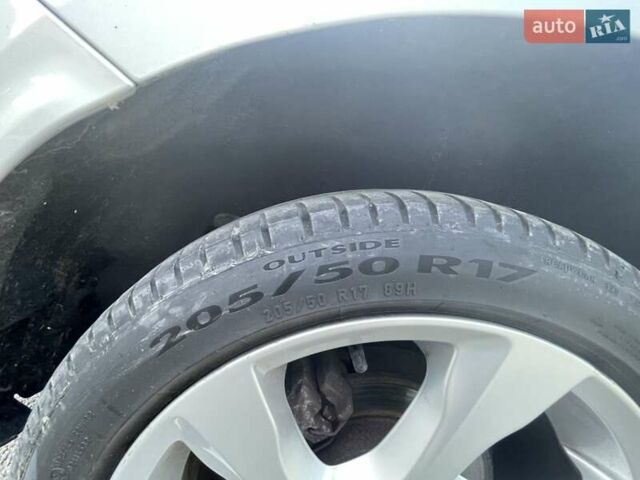 Серый Форд Фокус, объемом двигателя 1.6 л и пробегом 224 тыс. км за 8500 $, фото 20 на Automoto.ua