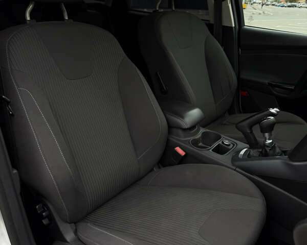 Серый Форд Фокус, объемом двигателя 1.56 л и пробегом 232 тыс. км за 7400 $, фото 24 на Automoto.ua