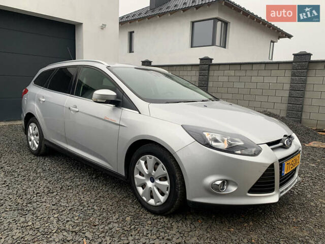 Серый Форд Фокус, объемом двигателя 1.6 л и пробегом 215 тыс. км за 8200 $, фото 2 на Automoto.ua