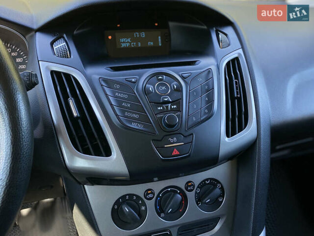 Форд Фокус 2013 у Києві на Automoto.ua Сірий Форд Фокус, об'ємом двигуна 1.6 л та пробігом 242 тис. км за 6990 $, фото 16 на Automoto.ua