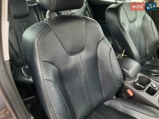 Серый Форд Фокус, объемом двигателя 1.6 л и пробегом 258 тыс. км за 8299 $, фото 75 на Automoto.ua