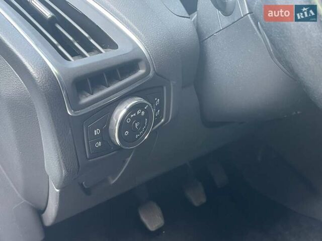 Серый Форд Фокус, объемом двигателя 1.6 л и пробегом 224 тыс. км за 8500 $, фото 31 на Automoto.ua