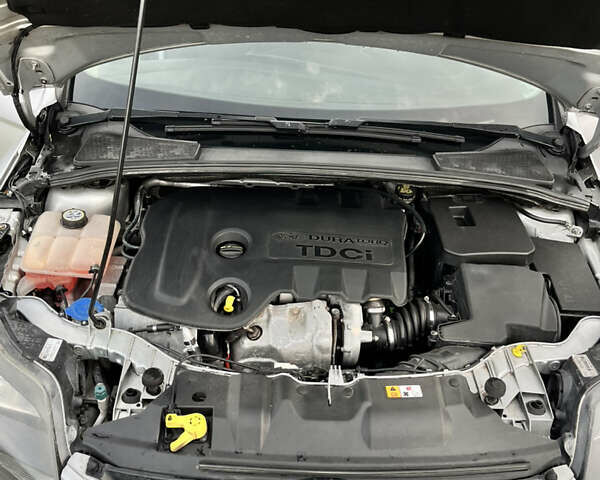 Сірий Форд Фокус, об'ємом двигуна 1.6 л та пробігом 259 тис. км за 8400 $, фото 36 на Automoto.ua