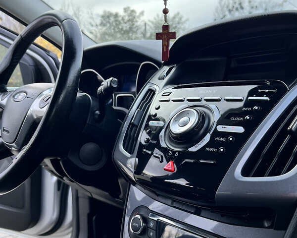 Сірий Форд Фокус, об'ємом двигуна 1.6 л та пробігом 259 тис. км за 8400 $, фото 25 на Automoto.ua