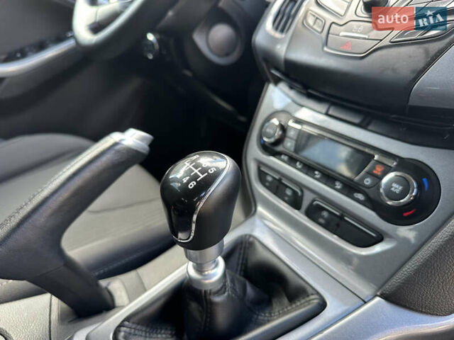 Форд Фокус 2013 у Стрые на Automoto.ua Сірий Форд Фокус, об'ємом двигуна 1.6 л та пробігом 217 тис. км за 8350 $, фото 104 на Automoto.ua
