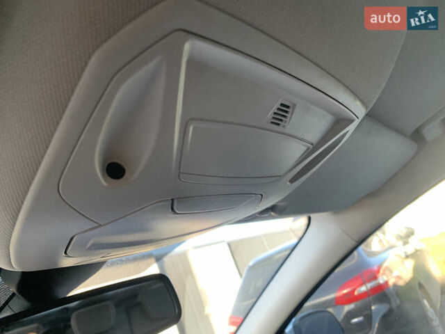 Форд Фокус 2013 в Ровно на Automoto.ua Серый Форд Фокус, объемом двигателя 1.6 л и пробегом 236 тыс. км за 7950 $, фото 43 на Automoto.ua