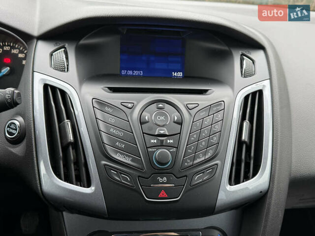 Сірий Форд Фокус, об'ємом двигуна 1.6 л та пробігом 230 тис. км за 8700 $, фото 45 на Automoto.ua