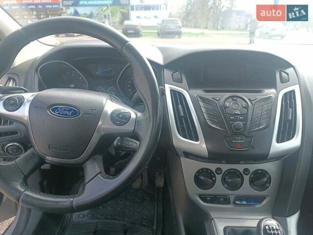 Серый Форд Фокус, объемом двигателя 1.6 л и пробегом 330 тыс. км за 8000 $, фото 10 на Automoto.ua