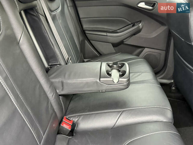 Серый Форд Фокус, объемом двигателя 1.6 л и пробегом 232 тыс. км за 9200 $, фото 36 на Automoto.ua