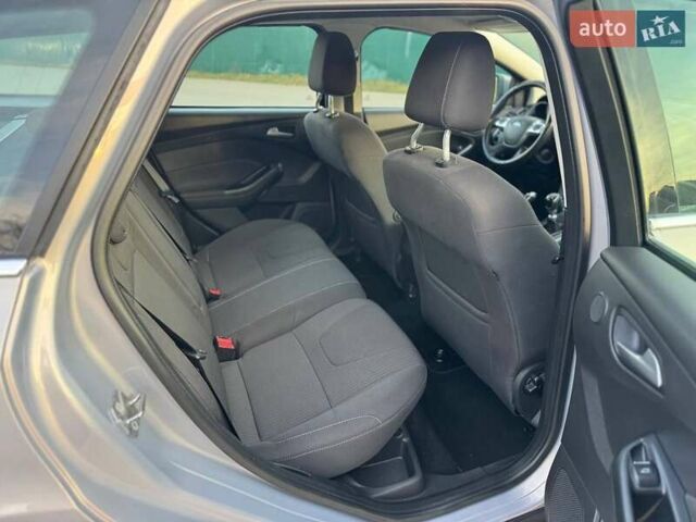 Сірий Форд Фокус, об'ємом двигуна 2 л та пробігом 193 тис. км за 7600 $, фото 26 на Automoto.ua