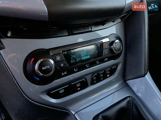 Серый Форд Фокус, объемом двигателя 1.6 л и пробегом 236 тыс. км за 7800 $, фото 34 на Automoto.ua