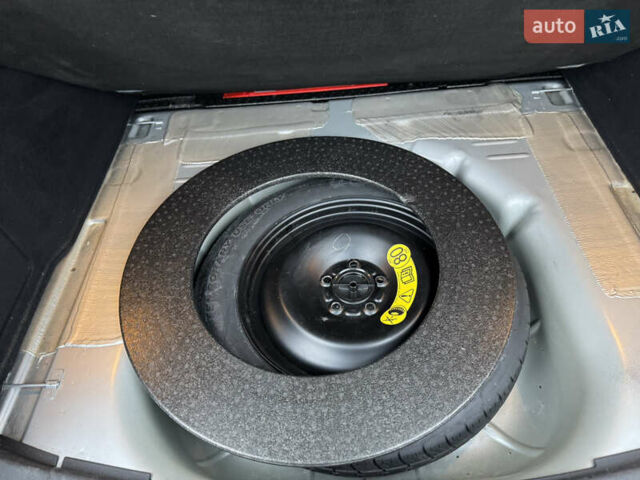 Сірий Форд Фокус, об'ємом двигуна 2 л та пробігом 253 тис. км за 7950 $, фото 25 на Automoto.ua