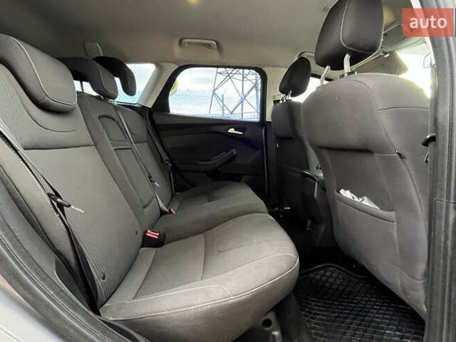 Серый Форд Фокус, объемом двигателя 1.56 л и пробегом 234 тыс. км за 8500 $, фото 19 на Automoto.ua