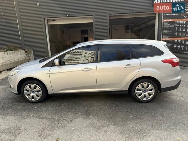 Серый Форд Фокус, объемом двигателя 1.6 л и пробегом 297 тыс. км за 7500 $, фото 4 на Automoto.ua