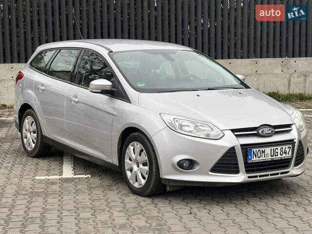Серый Форд Фокус, объемом двигателя 1.6 л и пробегом 243 тыс. км за 7000 $, фото 3 на Automoto.ua