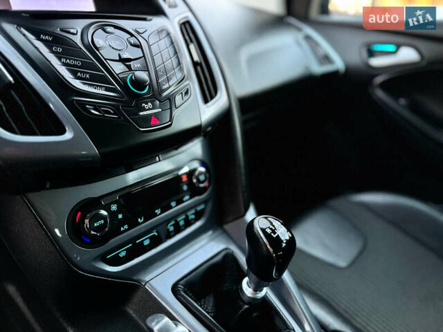 Серый Форд Фокус, объемом двигателя 1.6 л и пробегом 219 тыс. км за 9499 $, фото 86 на Automoto.ua