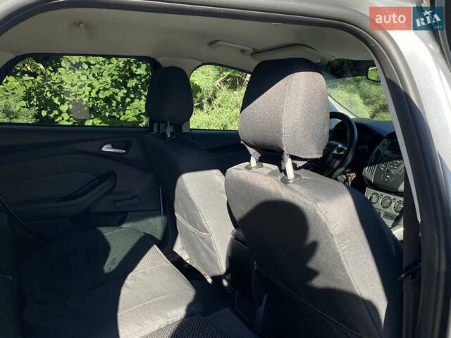 Форд Фокус 2013 у Києві на Automoto.ua Сірий Форд Фокус, об'ємом двигуна 1.6 л та пробігом 242 тис. км за 6990 $, фото 26 на Automoto.ua