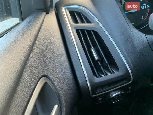 Серый Форд Фокус, объемом двигателя 1.6 л и пробегом 236 тыс. км за 7800 $, фото 40 на Automoto.ua