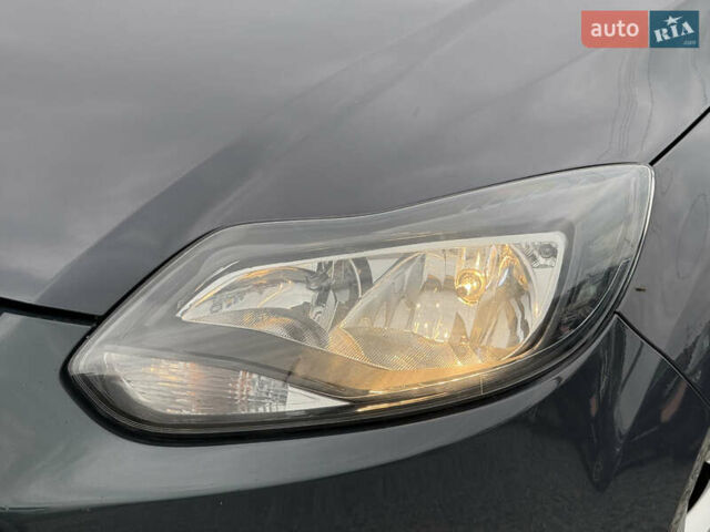 Серый Форд Фокус, объемом двигателя 1.6 л и пробегом 227 тыс. км за 8900 $, фото 10 на Automoto.ua