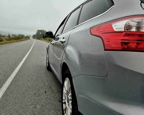 Сірий Форд Фокус, об'ємом двигуна 1.6 л та пробігом 220 тис. км за 7900 $, фото 3 на Automoto.ua