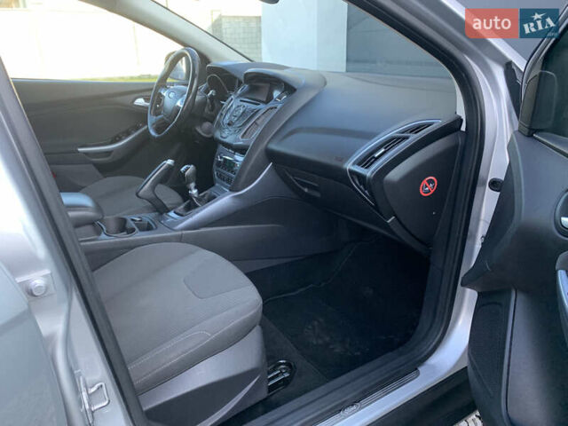 Форд Фокус 2013 в Ровно на Automoto.ua Серый Форд Фокус, объемом двигателя 1.6 л и пробегом 236 тыс. км за 7950 $, фото 25 на Automoto.ua