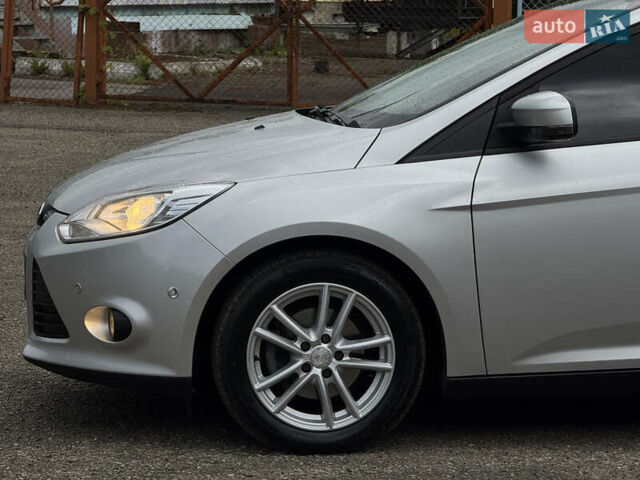 Серый Форд Фокус, объемом двигателя 1.6 л и пробегом 235 тыс. км за 7800 $, фото 24 на Automoto.ua