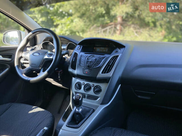 Форд Фокус 2013 у Києві на Automoto.ua Сірий Форд Фокус, об'ємом двигуна 1.6 л та пробігом 242 тис. км за 6990 $, фото 14 на Automoto.ua