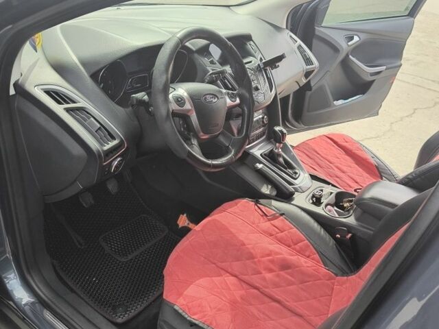 Серый Форд Фокус, объемом двигателя 1.6 л и пробегом 412 тыс. км за 8300 $, фото 4 на Automoto.ua