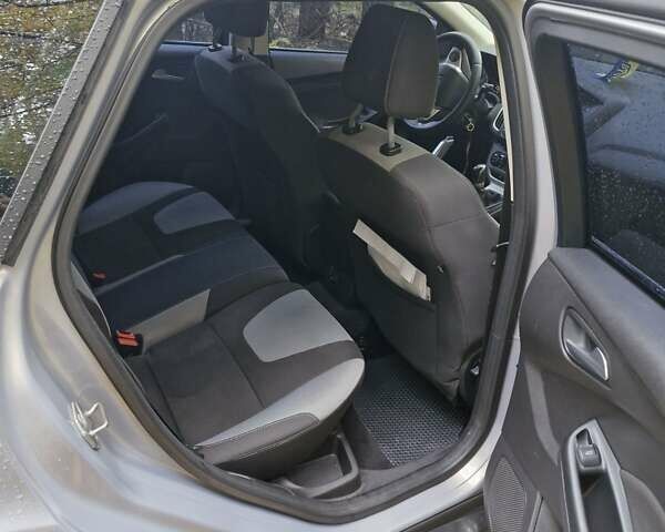 Сірий Форд Фокус, об'ємом двигуна 1 л та пробігом 80 тис. км за 7500 $, фото 38 на Automoto.ua